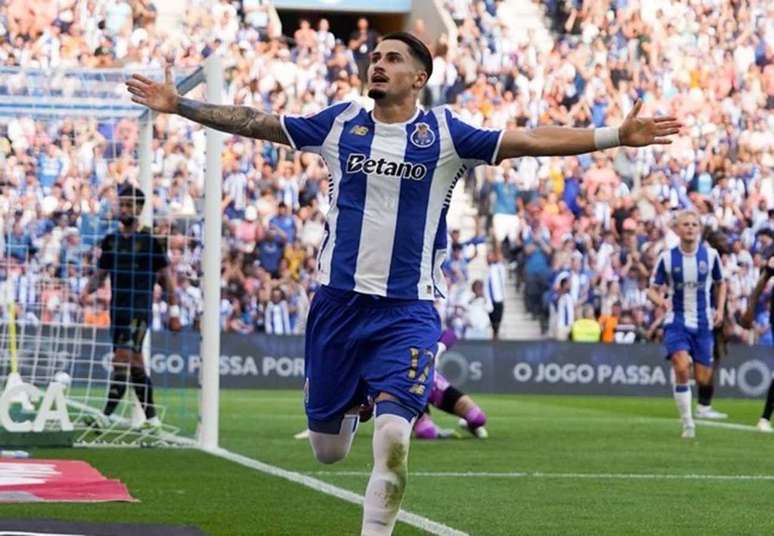 Pode celebrar, com gols de Borja (dois), William Gomes e P&eacute;rez, arrasou o Casa Pia.&nbsp;