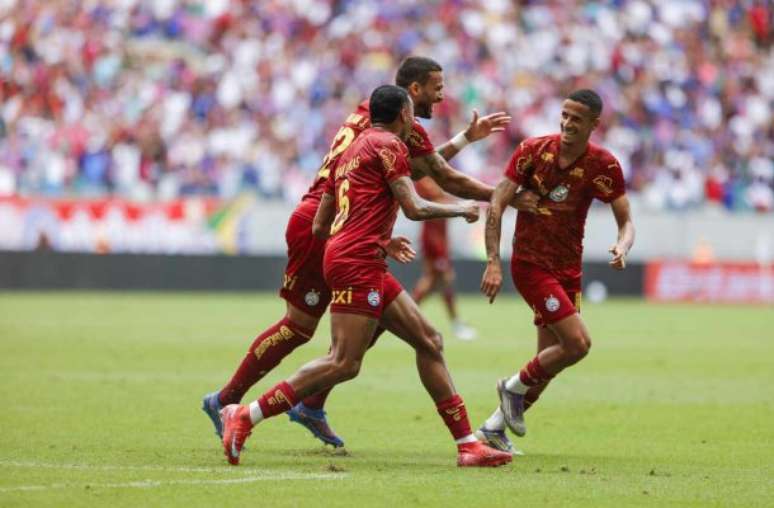 Luciano Juba comemora gol do Bahia sobre o Santos –