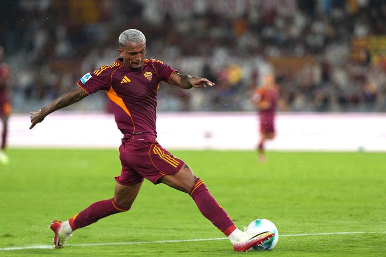 Wesley em estreia pela Roma