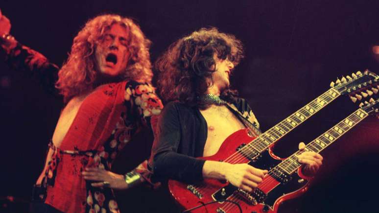 Robert Plant e Jimmy Page, do Led Zeppelin, em 1975 -