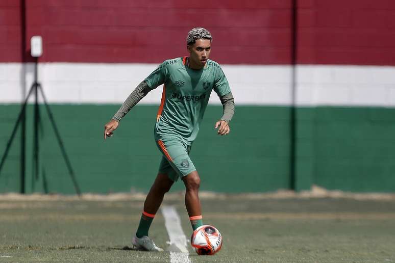 Isaque faz parte da Esquadrilha 07, gera&ccedil;&atilde;o que encantou na base tricolor &ndash;