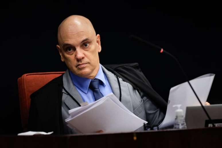 Em vídeos, o acusado chama o ministro Alexandre de Moraes de "sacrificador de crianças".