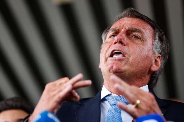 Jair Bolsonaro (PL) concede entrevista após virar réu no Supremo Tribunal Federal (STF) por tentativa de golpe após as eleições de 2022; maioria dos brasileiros acha que ex-presidente participou da trama golpista, diz pesquisa