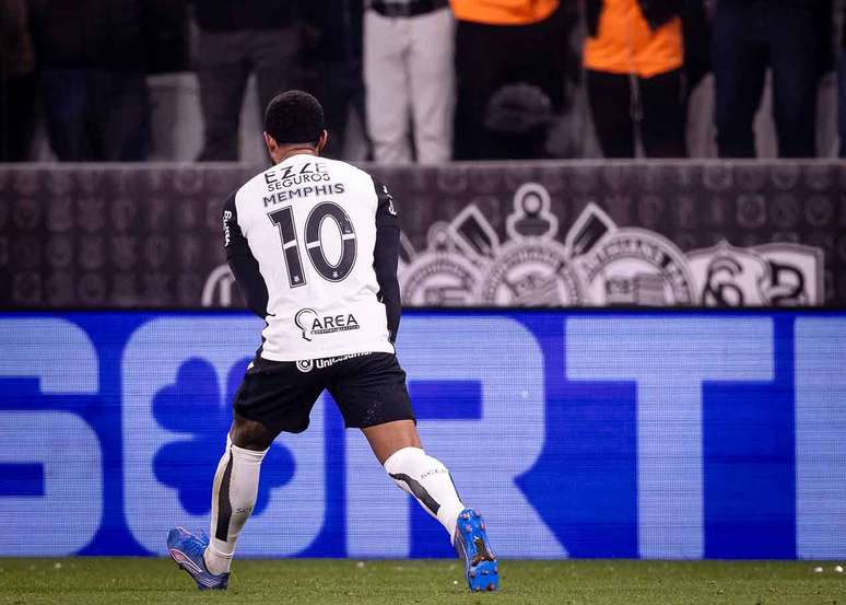 Corinthians se preocupa com a situa&ccedil;&atilde;o de Memphis Depay &ndash;