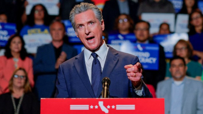 Gavin Newsom disse estar pronto para a batalha contra o presidente Trump