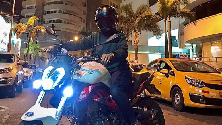 Maria afirma que vendeu a motocicleta para fugir para os EUA