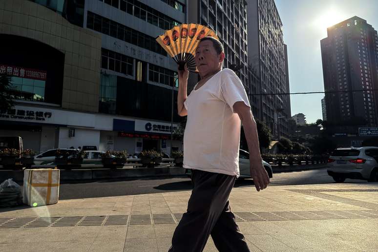 Heat waves could make people aging faster, underlines the study