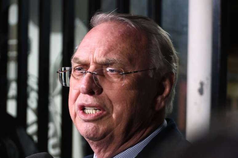 Osmar Stábile foi eleito presidente do Corinthians para cumprir mandato-tampão.