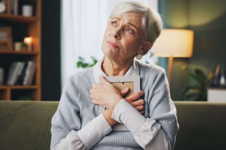 Elaborar a falta por luto &eacute; um processo essencial para manter o equil&iacute;brio emocional 