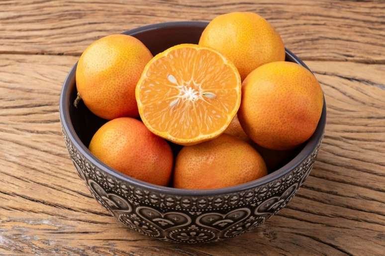 O lim&atilde;o-cravo &eacute; ideal para temperar carnes, aves e frutos do mar 