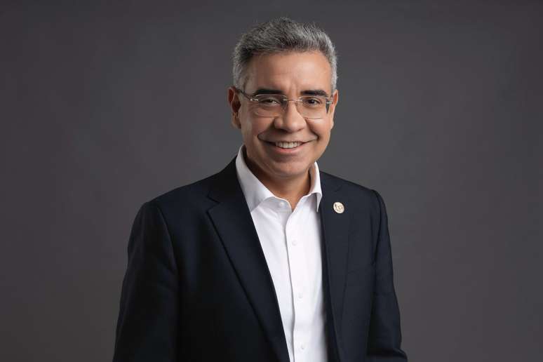 O pesquisador Evandro Menezes de Carvalho morou quase cinco anos na China e está lançando um novo livro sobre o país.