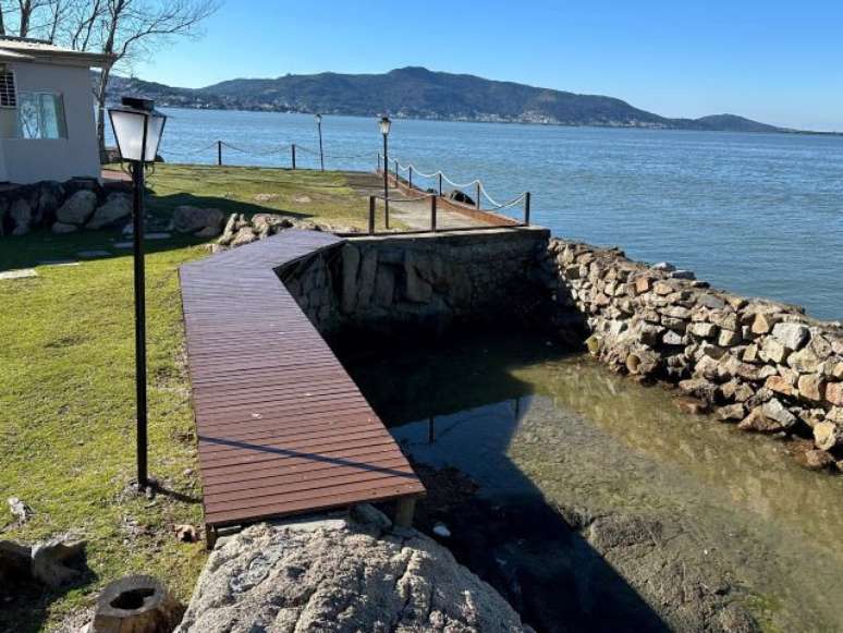 Casa em ilha de Florian&oacute;polis &eacute; colocada a venda em leil&atilde;o pela metade do pre&ccedil;o