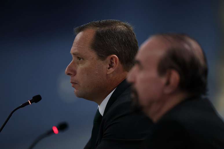 Mauro Cid, ex-ajudante de ordens do ex-presidente Jair Bolsonaro, e o advogado Cézar Bittencourt