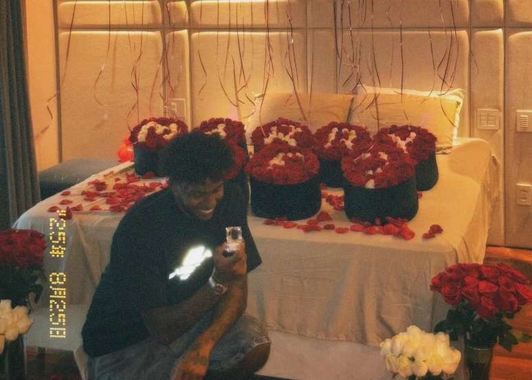 The goalkeeper of the Corinthians, Hugo Souza, asks for a girl in marriage with a romantic surprise The goalkeeper of the Corinthians, Hugo Souza, asks for a girl in marriage with a romantic surprise