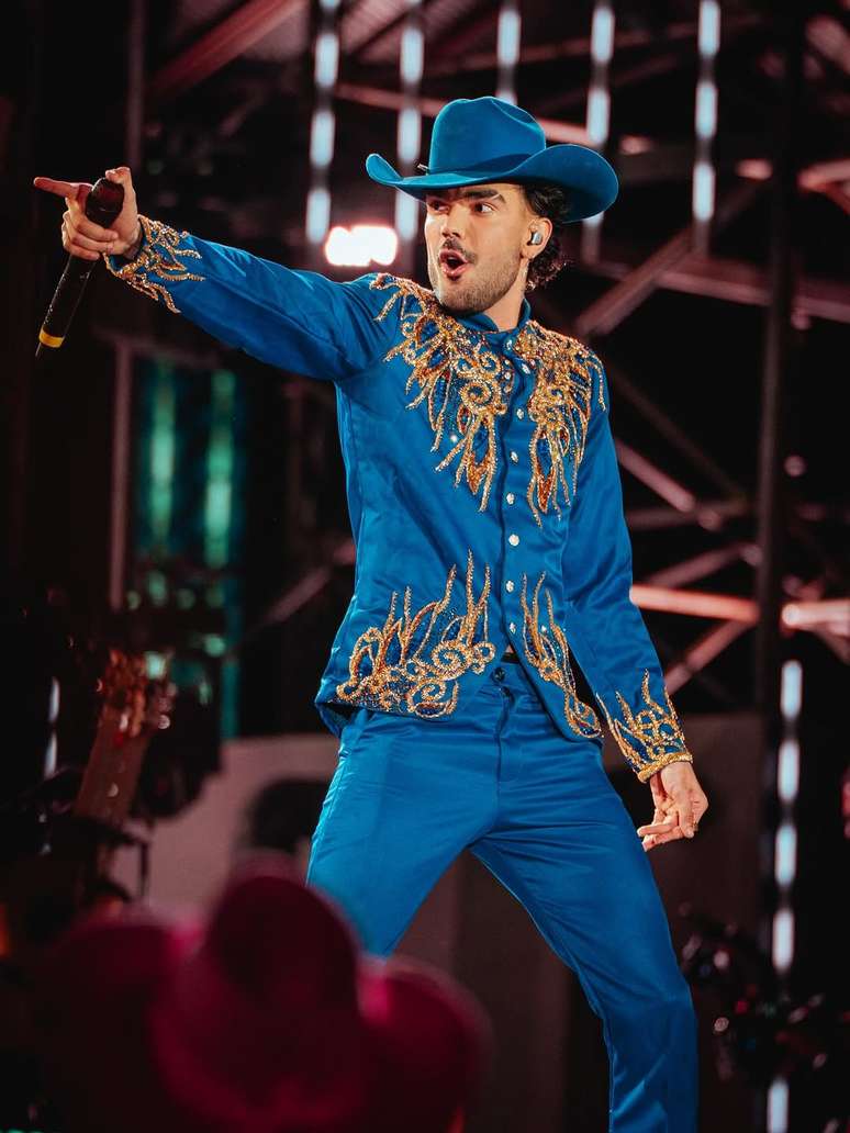 Luan Pereira se apresenta na gravação de seu DVD