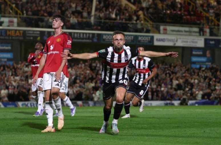 Grimsby makes history, eliminates United on “infinite” sanctions and progress in the English League Cup
