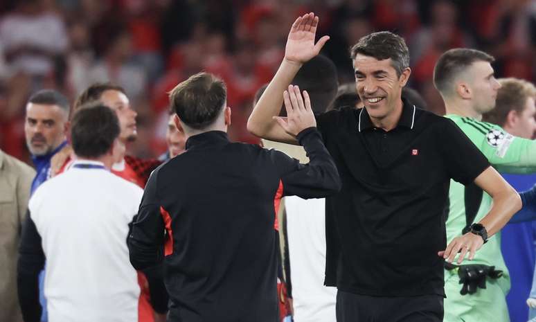 Bruno Lage comemorando a classifica&ccedil;&atilde;o do Benfica 