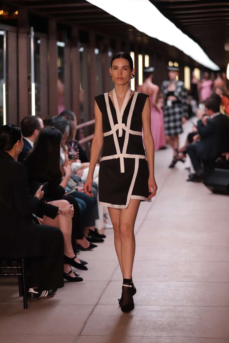 Look da cole&ccedil;&atilde;o Carol Bassi Visita Conrado Segreto 