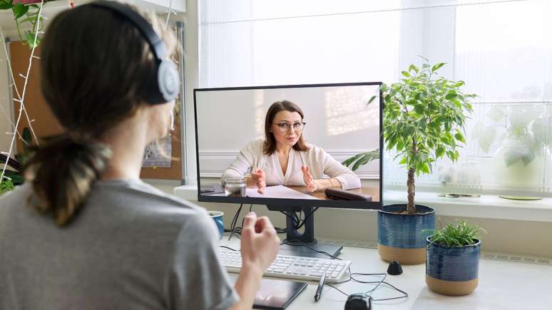 Day of the Psychologist: How does hyperconneivity challenge mental health? Day of the Psychologist: How does hyperconneivity challenge mental health?