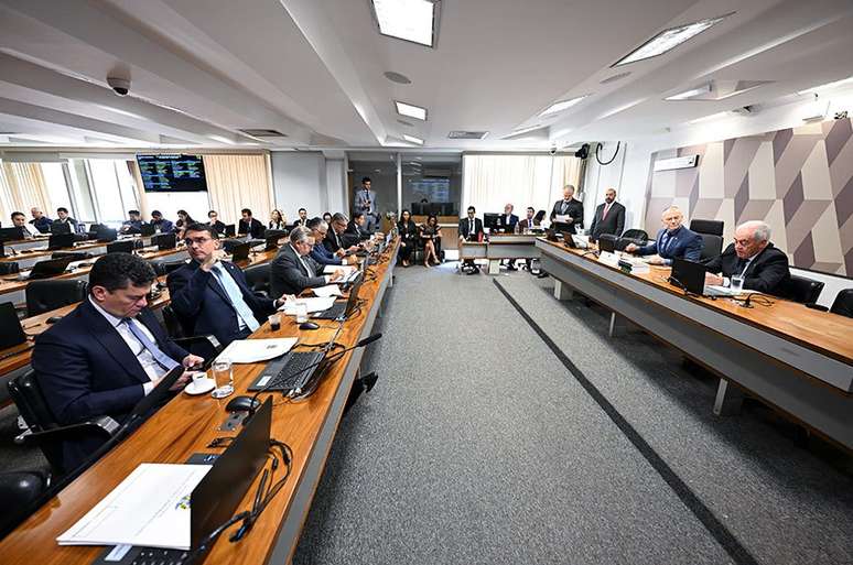  CCJ do Senado aprova PL com fim de fiança para crimes relacionados à pedofilia