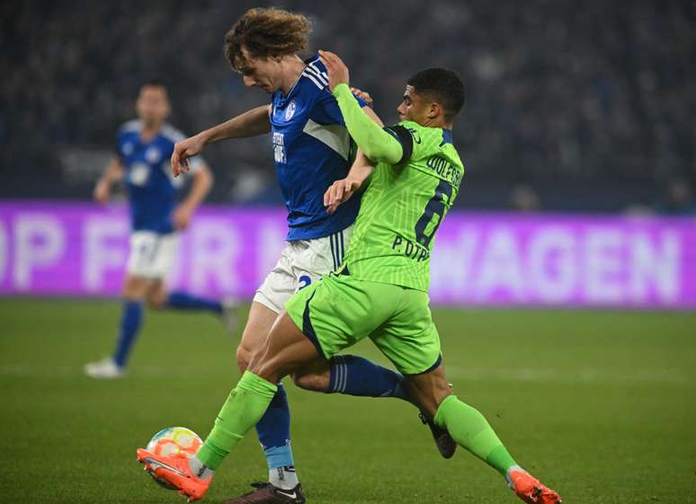 Paulo Otavio em ação pelo Wolfsburg