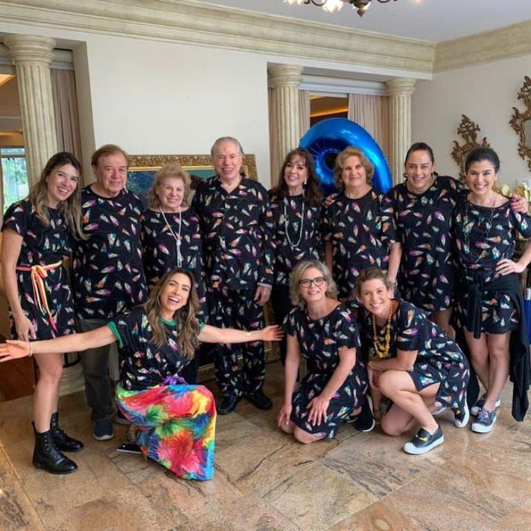 Em 2020, Silvio Santos comemorou 90 anos com amigos e familiares, entre os quais as filhas Rebeca, Patricia, Silvia, Cinthia, Daniela, Renata e a esposa Iris