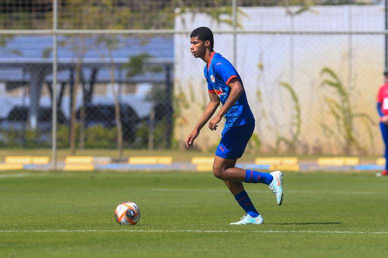 డేనియల్ బోటెల్హో, రెడ్ బుల్ బ్రాగంటినో యొక్క U-17 జట్టు ఆటగాడు. 