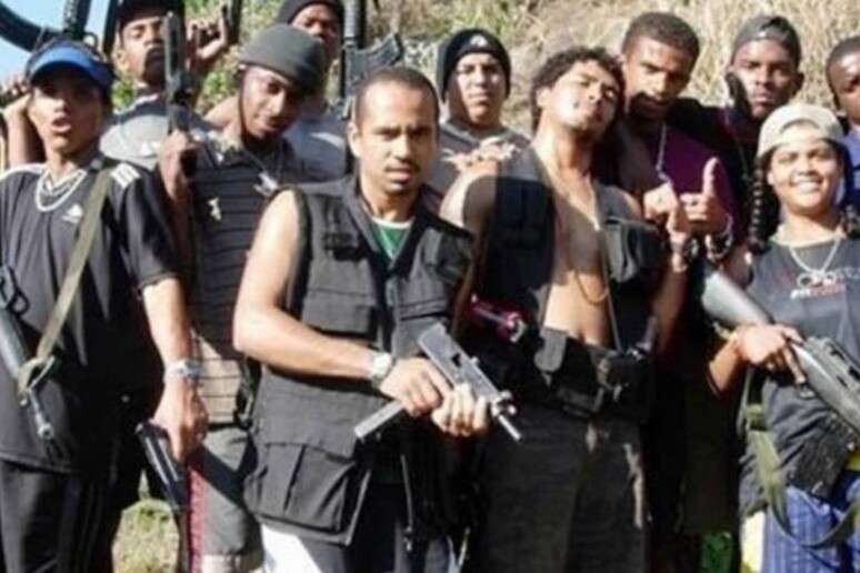 Membros do PCC em imagem de arquivo