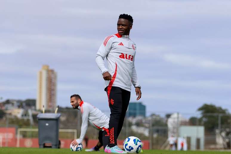 Apesar do desempenho irregular na temporada, Carbonero &eacute; um dos poucos expoentes do Internacional &ndash;