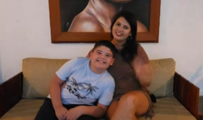 m entrevista ao Terra Agora desta quinta-feira, 28, Helen Silva Farsura contou que o filho Vitório, de 10 anos, passou por cinco escolas diferentes em um curto período de tempo, pois as instituições não aceitavam a criança