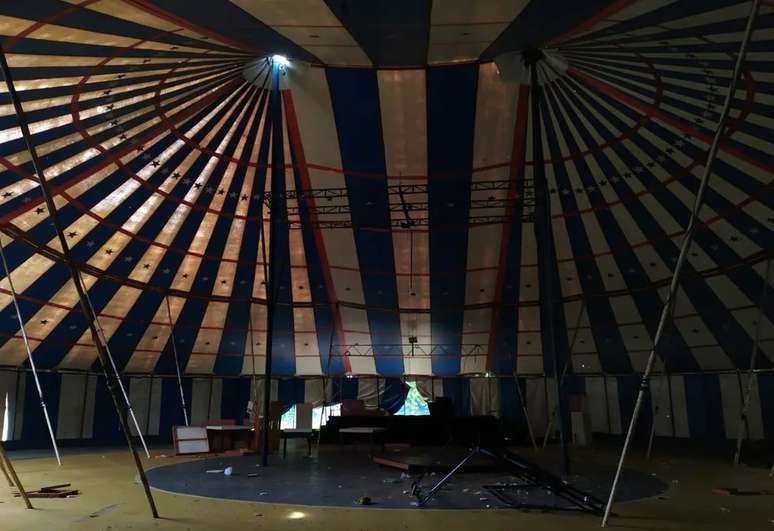 O Circo Escola fica na divisa entre a favela S&atilde;o Remos e a USP. Fechou em 2020, deixando de atender 500 pessoas.