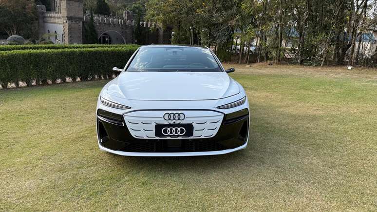 Novo Audi A6 Sportback e-tron Performance Black