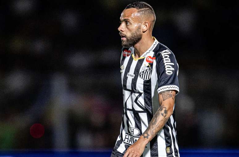 Santos tem conversa com Guilherme para mant&ecirc;-lo no clube &ndash;