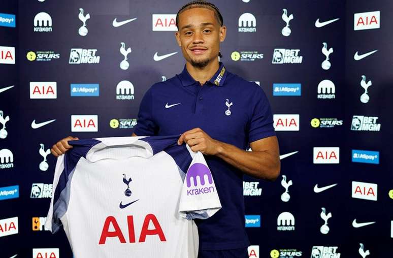 Xavi Simons &eacute; o novo refor&ccedil;o do Tottenham para a temporada 2025/26 &ndash;