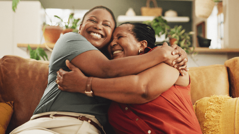 The expert explains the advantages of the embrace for health