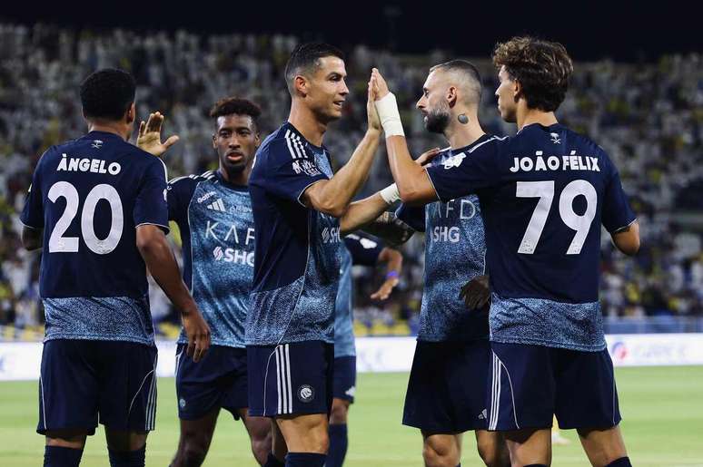 Cristiano Ronaldo deixou o dele de p&ecirc;nalti &ndash;