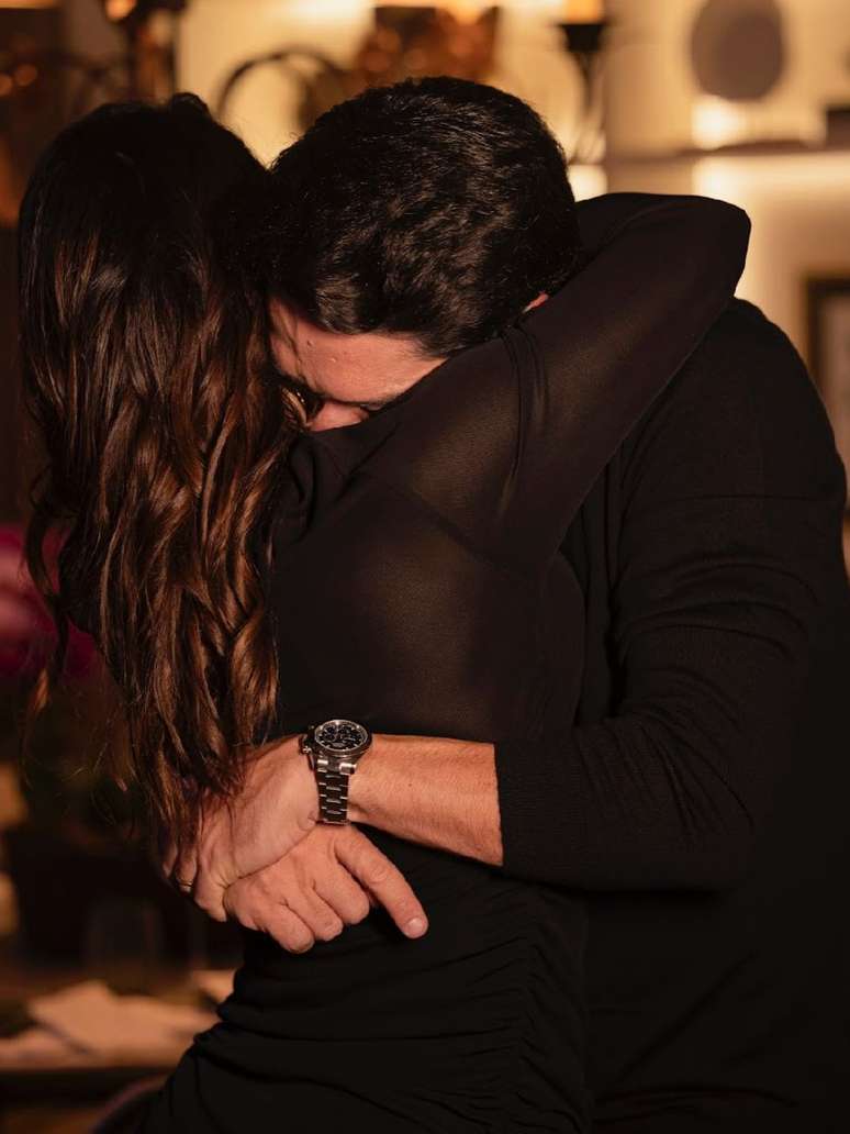 Naiara Azevedo posa com atual namorado, Bruno Cordeiroc