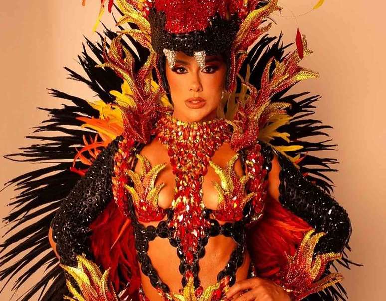 No desfile de 2025, a musa da Vila Isabel doi Luiza Caldi &ndash;