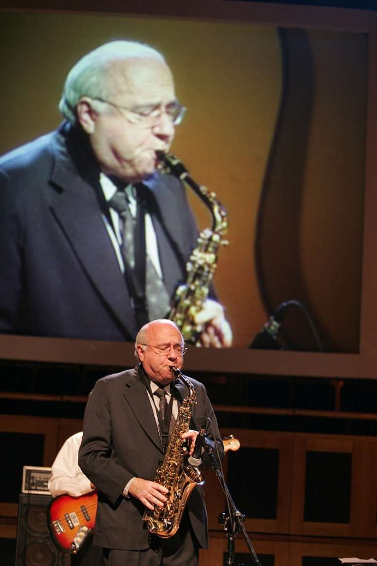 O escritor Luis Fernando Verissimo foi saxofonista e tocou no grupo Jazz 6