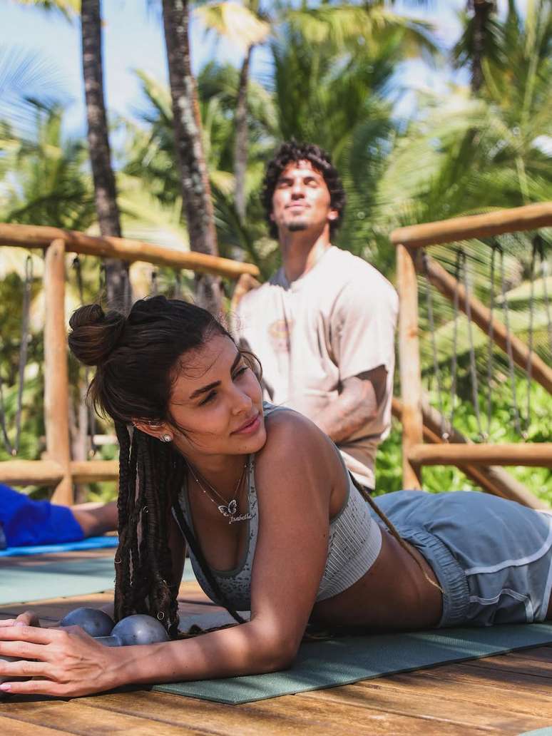 Novas fotos de Gabriel Medina com a namorada, Isabella Arantes -