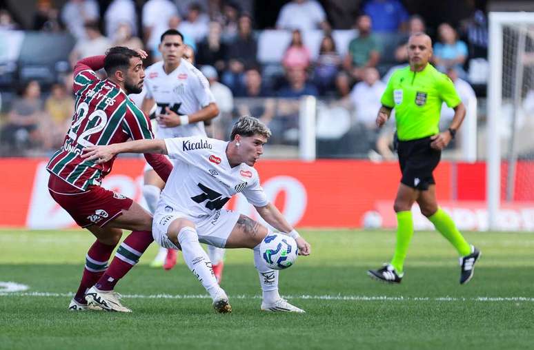 Santos e Fluminense ficam no empate sem gols, na Vila Belmiro &ndash;