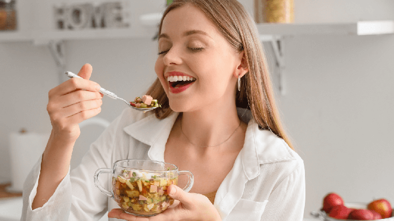 Understand how food can help in oral health Understand how food can help in oral health