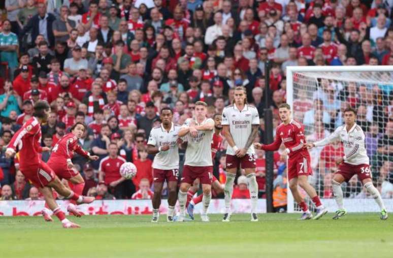 Szoboszlai  fez lindo gol de falta para garantir a vitória do Liverpool contra o Arsenal –