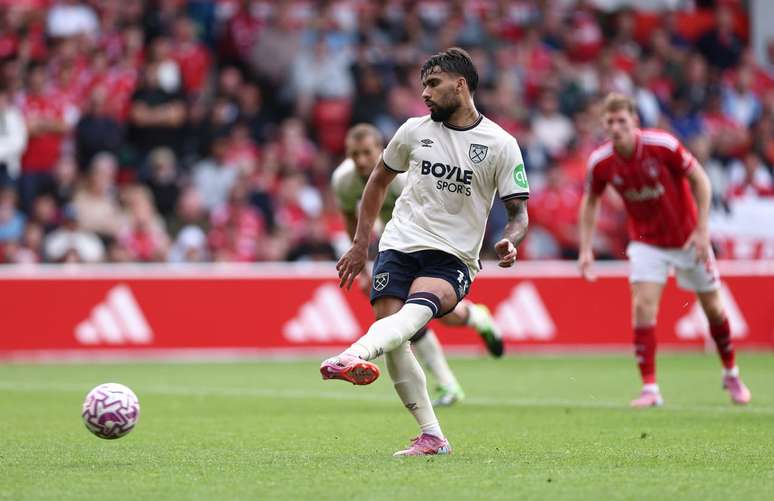 Paquet&aacute; marca de p&ecirc;nalti e &eacute; um dos destaques da primeira vit&oacute;ria do West Ham no Ingl&ecirc;s. &nbsp;