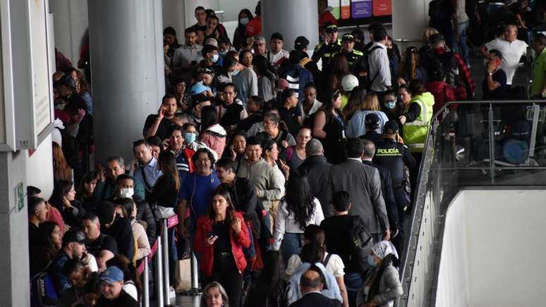 Analistas indicam que El Dorado ficou pequeno para o grande volume de passageiros que passam pelo aeroporto todos os anos