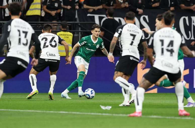 Corinthians e Palmeiras ficam no empate na Neo Qu&iacute;mica Arena &ndash;