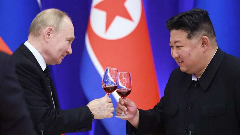 O presidente da Rússia, Vladimir Putin, e o líder norte-coreano Kim Jong Un irão se reunir em Pequim, na China