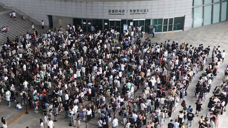 Filas gigantescas se formam no Museu Nacional da Coreia desde o lan&ccedil;amento do filme Guerreiras do K-pop