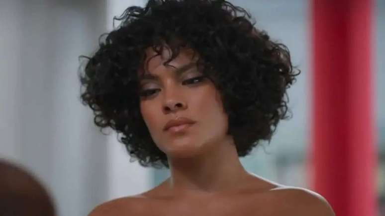 Bella Campos como Fátima em Vale Tudo