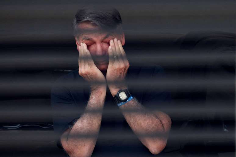 Bolsonaro em sua casa, onde aguarda julgamento em pris&atilde;o domiciliar